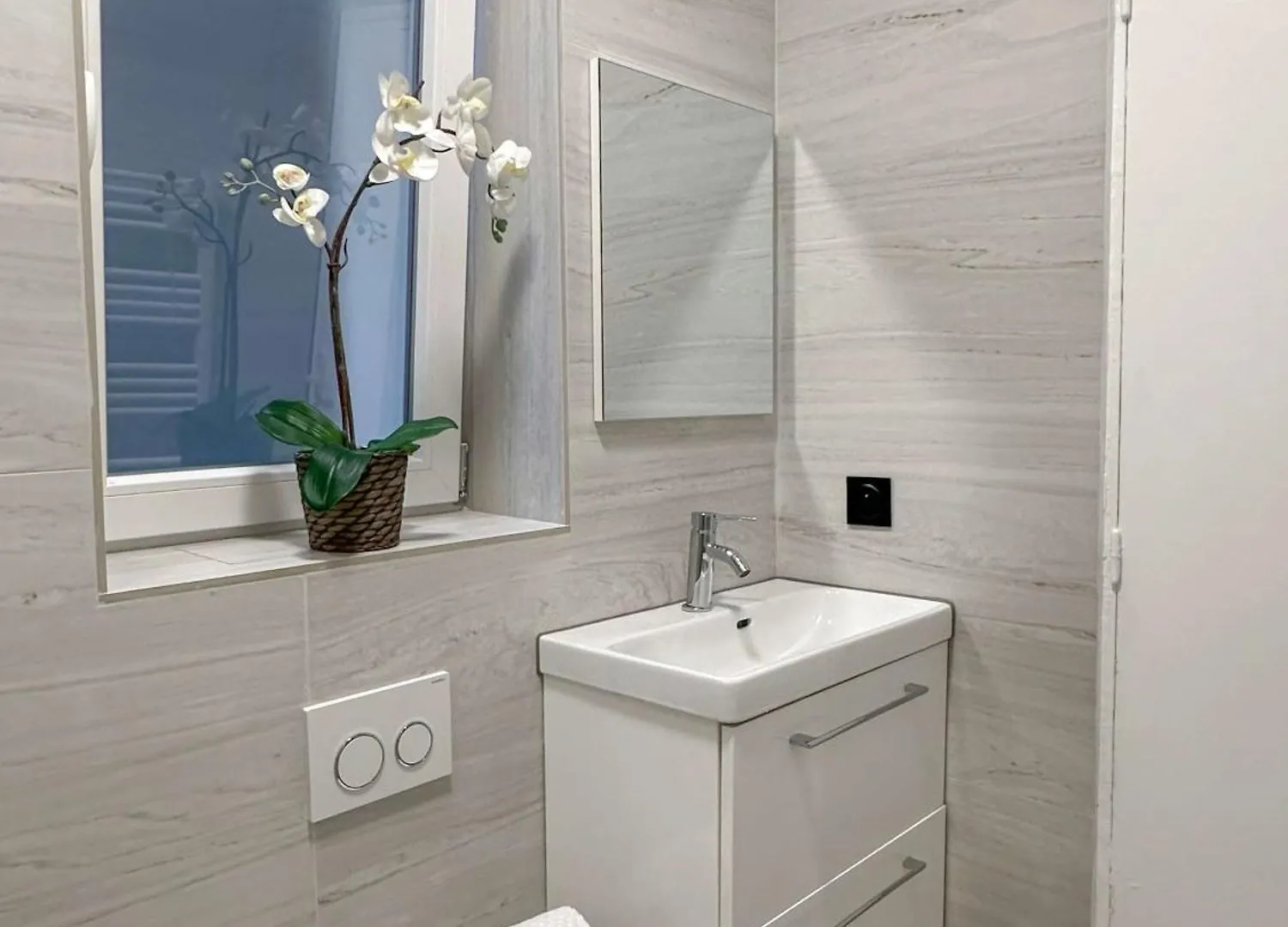 Parisian Family Flat Apartment France