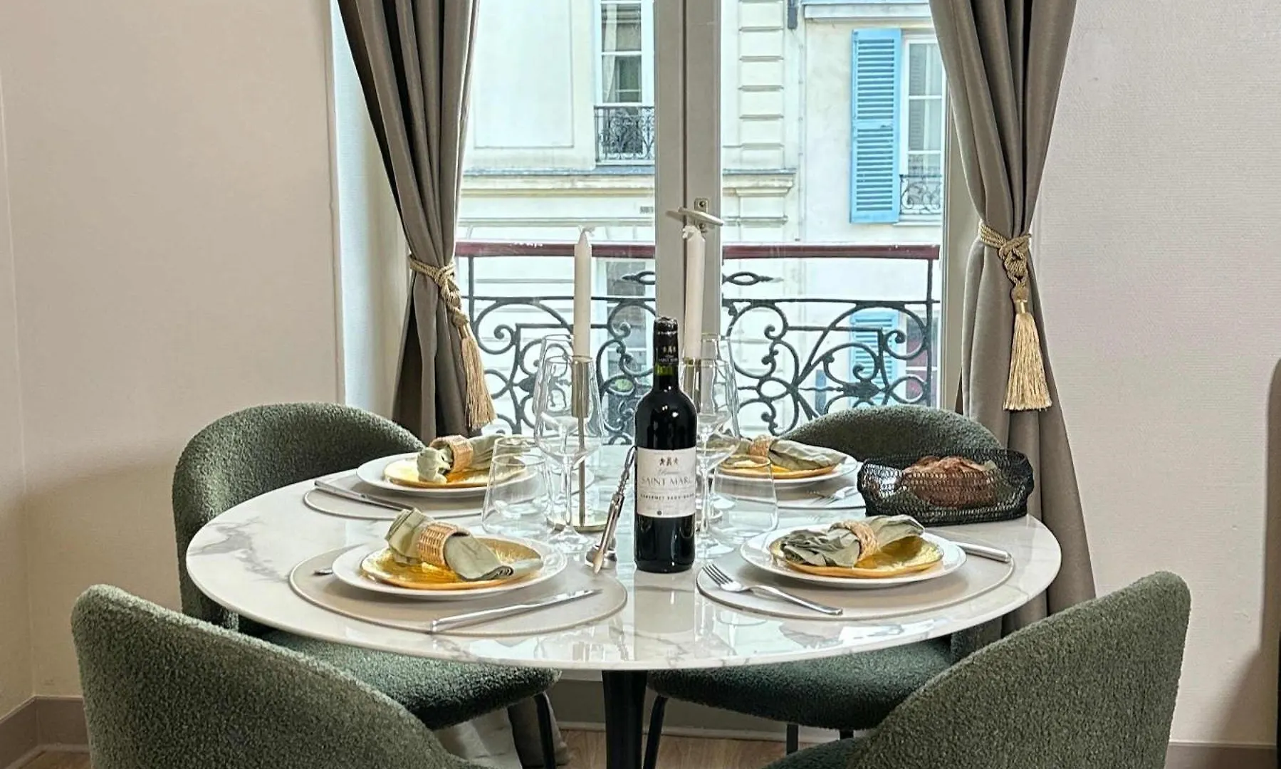 Parisian Family Flat Apartment