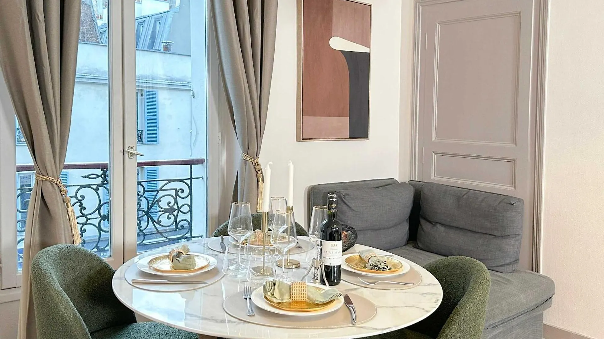 Parisian Family Flat Apartman